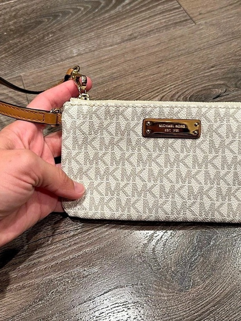 Michael Kors Jet Set Travel Large Flat Multifunction Phone Case Wristlet Phone